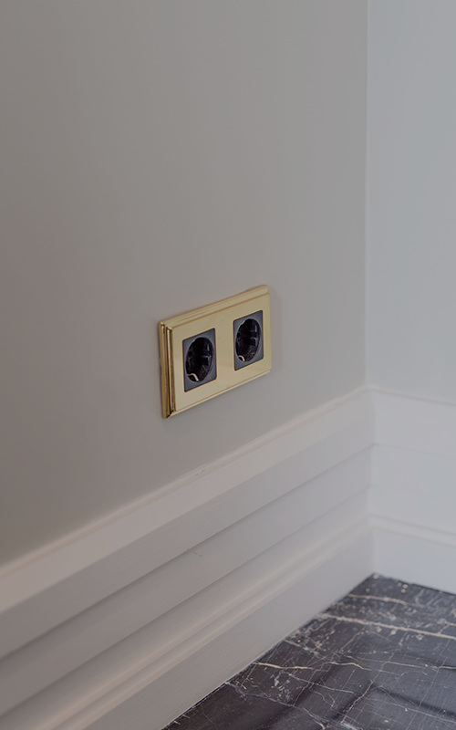 NEOCLASSICC-LIGHT-SWITCH