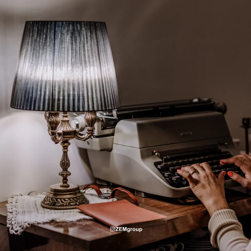 آباژور رومیزی شیددار مناسب مطالعه